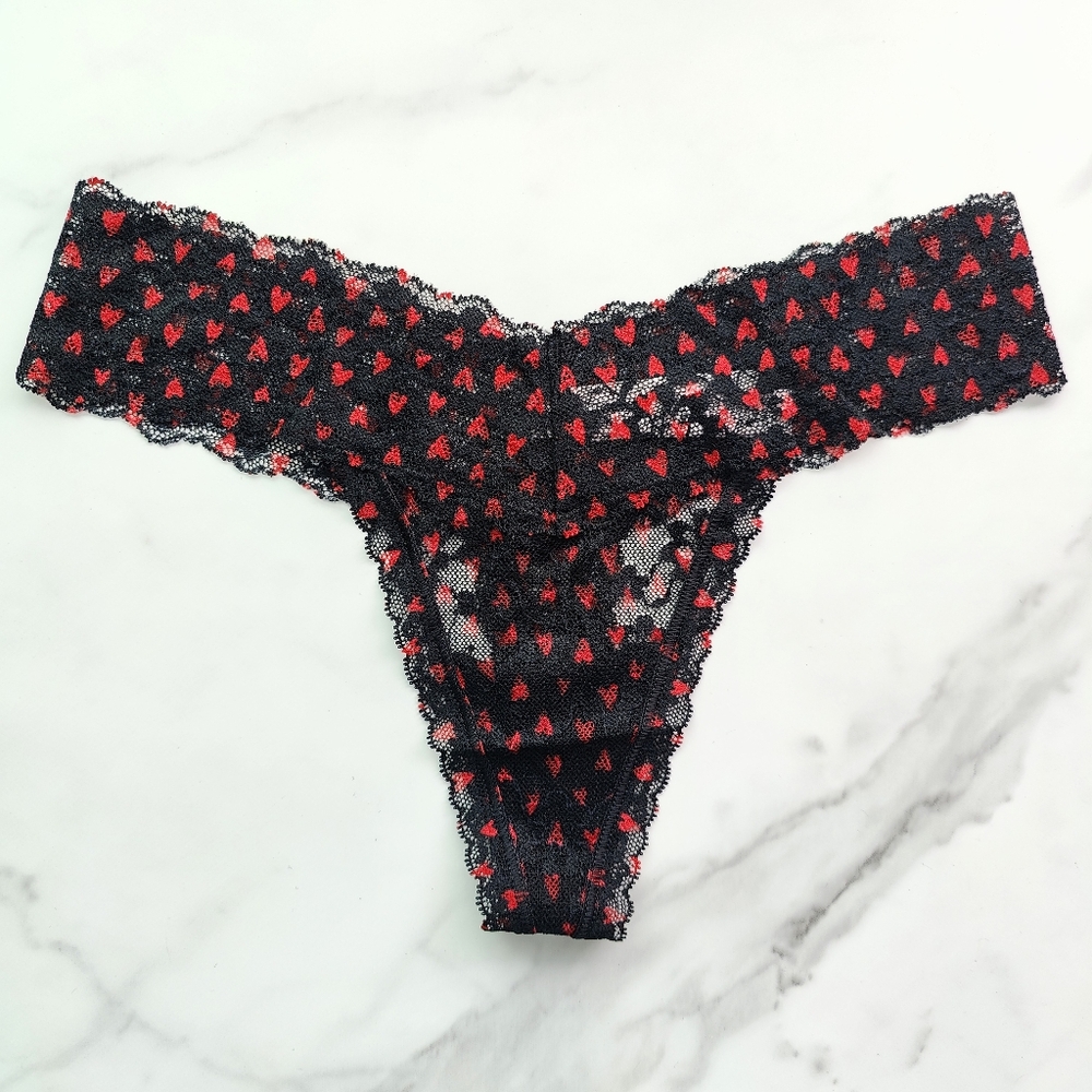NWT VICTORIA'S SECRET THE LACIE POSEY LACE THONG PANTY IN BLACK WHIMSY HEARTS EX